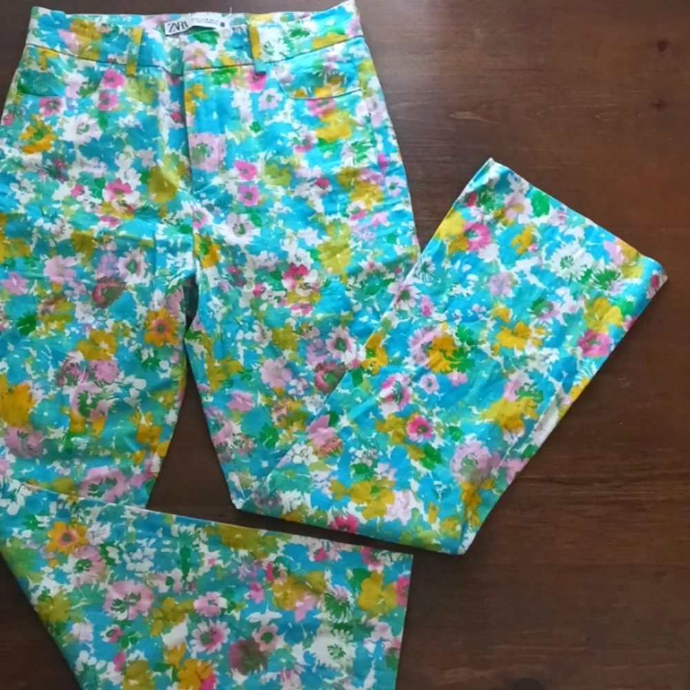 Zara Floral Pants - Picture 8 of 13